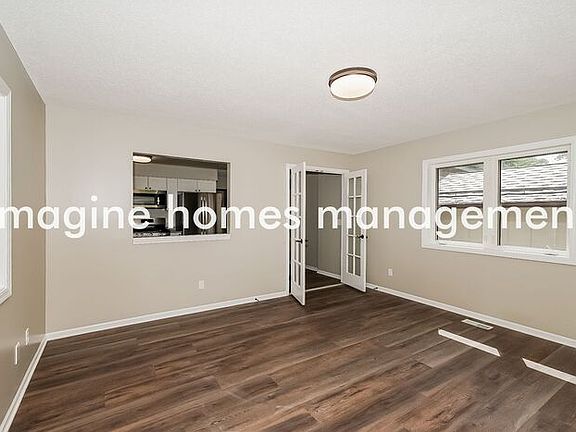3rd image of 929 Oriole Dr