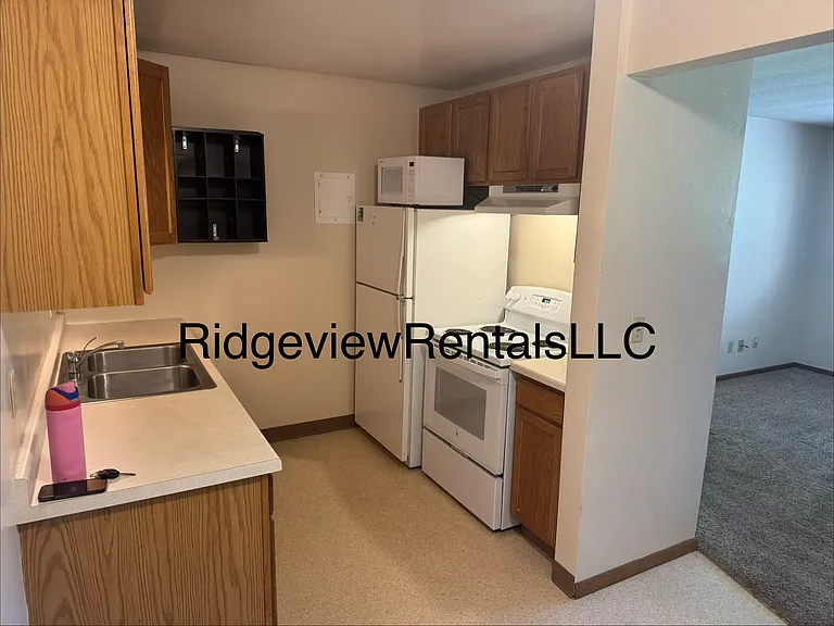 220 6th Ave NW #102 — Photo 3