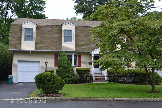 1st image of 142 Vincent St