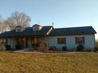 20725 E River Rd, Palestine, IL 62451