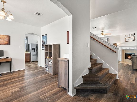 3rd image of 720 Evergreen Farm Dr