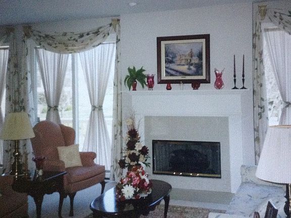 2nd image of 4725 Huntington Dr