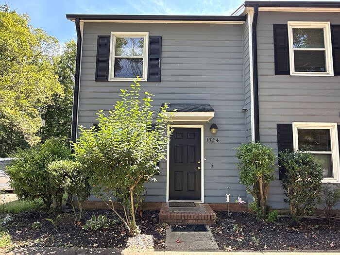 1st image of 1724 Village Lake Dr