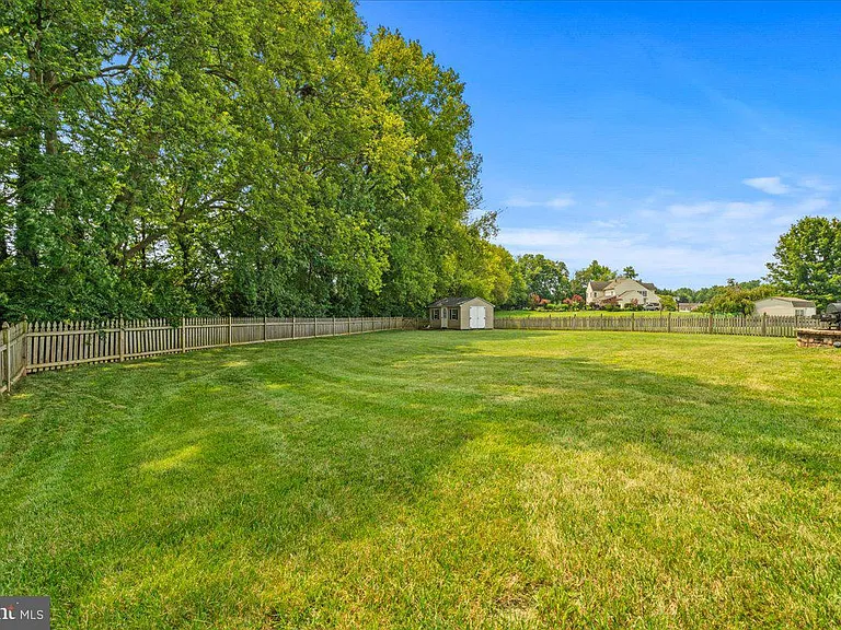 2619 Inwood Dr — Photo 43