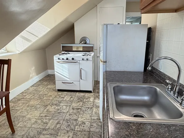 52 Warner St #3, Gloucester, MA 01930