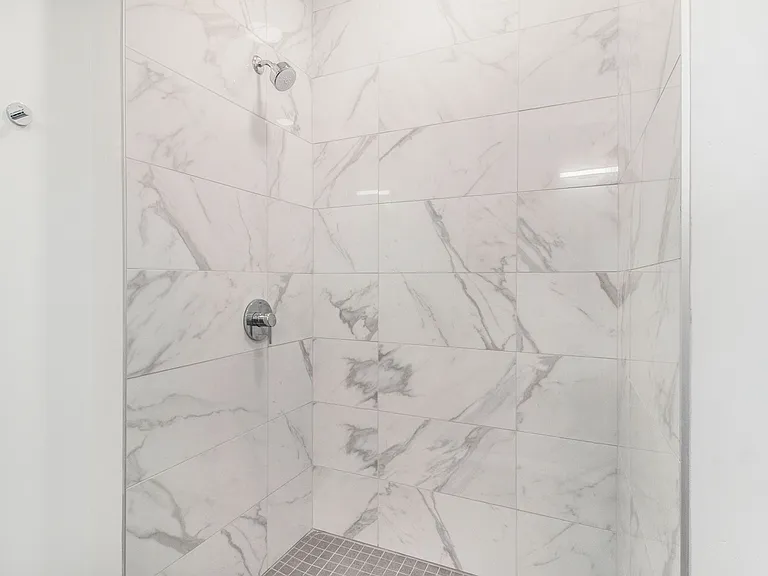 7410 Kercheval St #305 — Photo 5