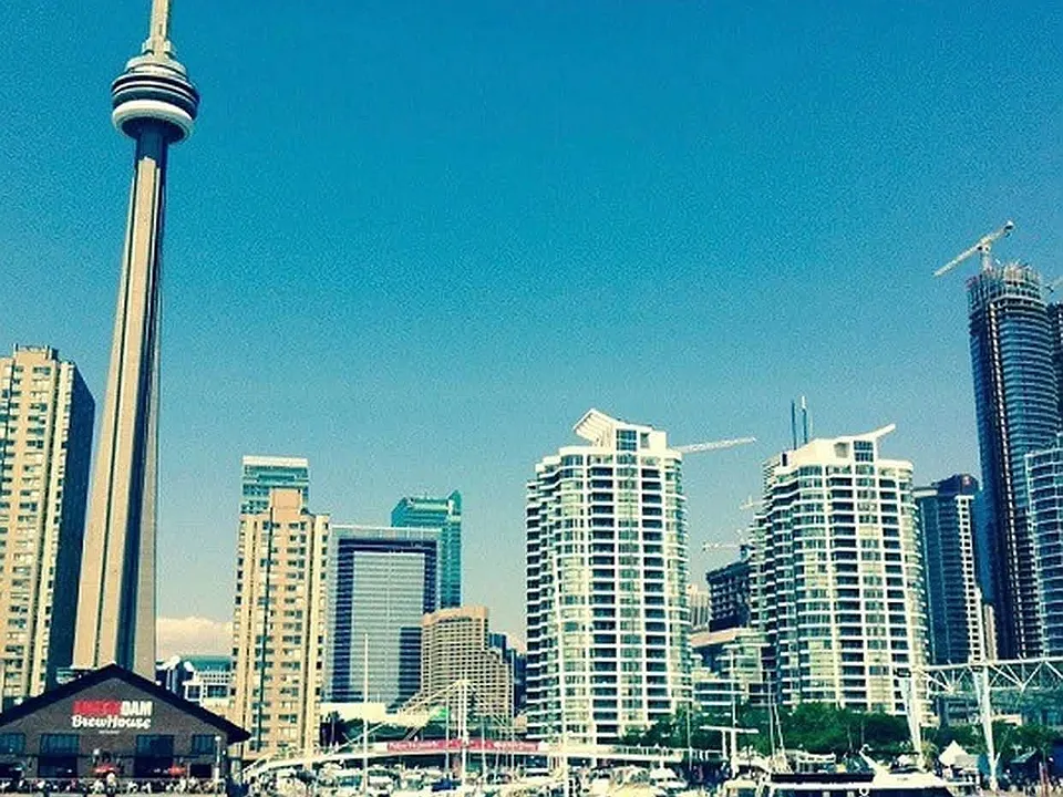 228 Queens Quay W #812