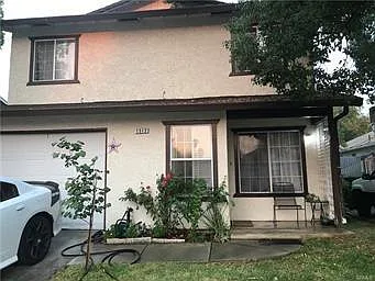 1512 Vine Cir photo 1