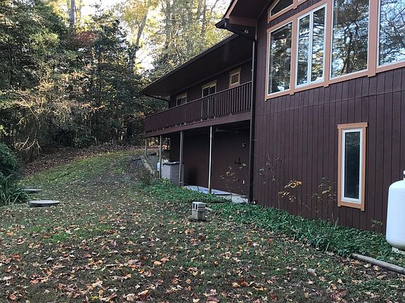 3rd image of 5545 York Haven Ln