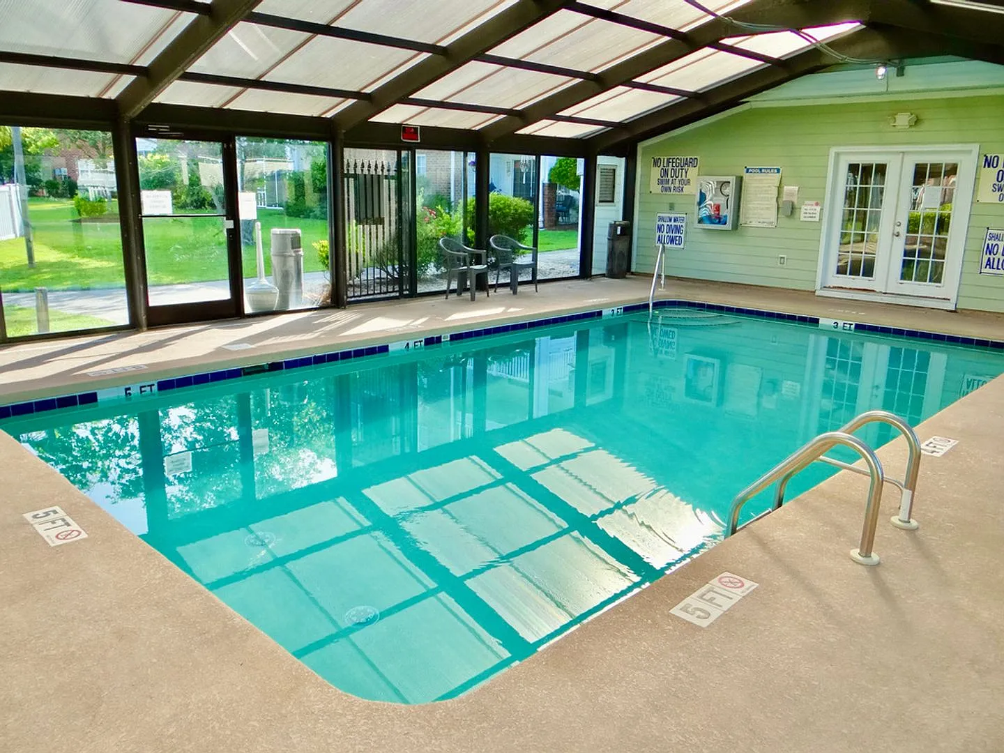 Furnished 2BR/2BA | Indoor + Outdoor Pools | Gym | Near Market Common — Photo 3