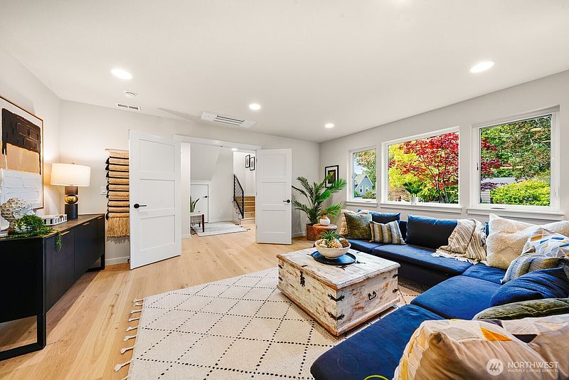 5th image of 6026 41st Avenue NE