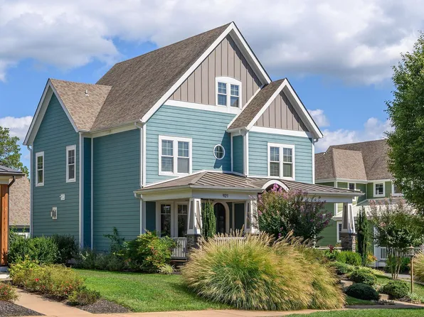 921 Lochlyn Hill Ln, Charlottesville, VA 22901