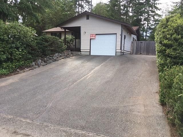1st image of 3360 Westminster Dr SE