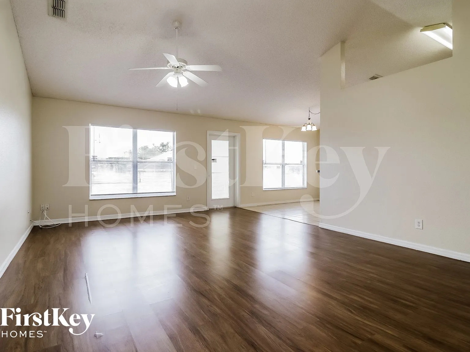 4 bed, 3.0 bath, 2146 sqft, $2,185 — Photo 2