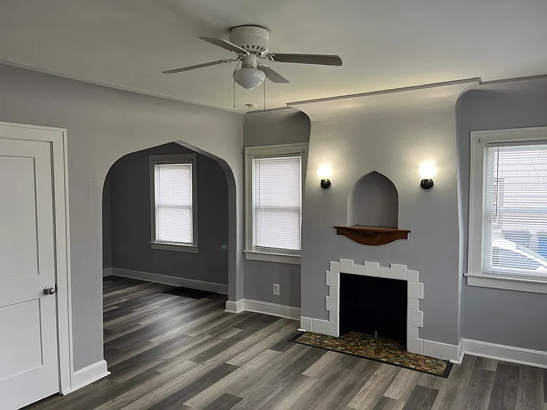 1919 Kensington Rd #1 — Photo 1