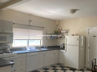 214 Broadway #3, Cambridge, MA 02139