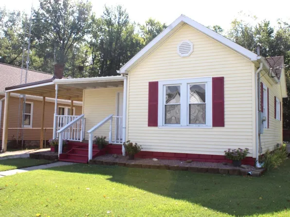 314 W Trusler St, Oakland City, IN 47660