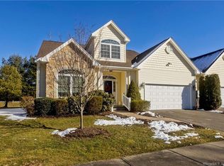 23 Green Briar Dr UNIT 23, Suffield, CT 06078