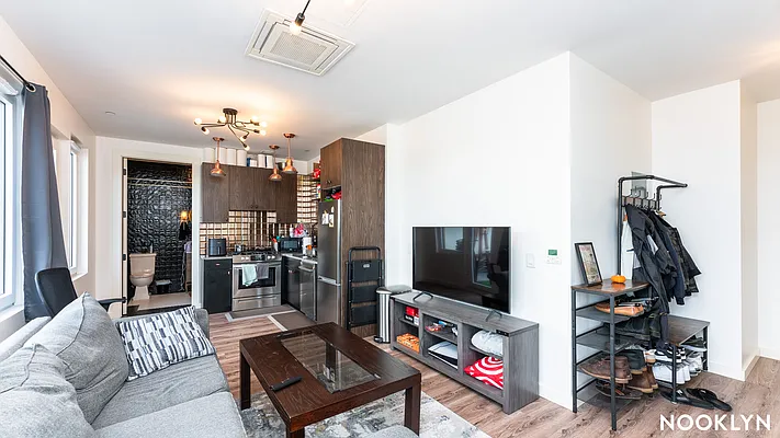 Rented by Nooklyn NYC LLC | media 28