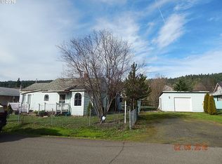 337 E 2nd Ave, Sutherlin, OR 97479