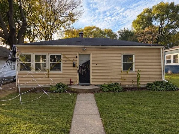 225 Foster Ave, Rockford, IL 61102