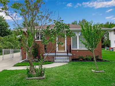 5163 Lake Ave, Orchard Park, NY, 14127