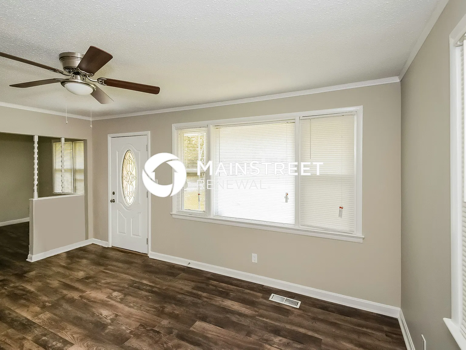 512 Swann Dr — Photo 2