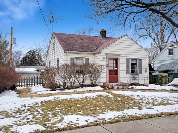 511 S 11th Ave, St Charles, IL 60174