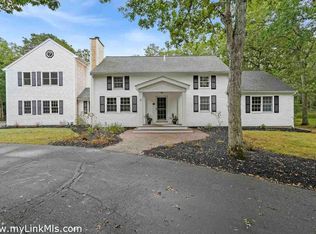 39 Iron Hill Rd, Oak Bluffs, MA 02557