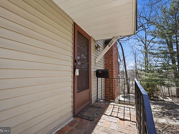 5th image of 835 Bowie Rd