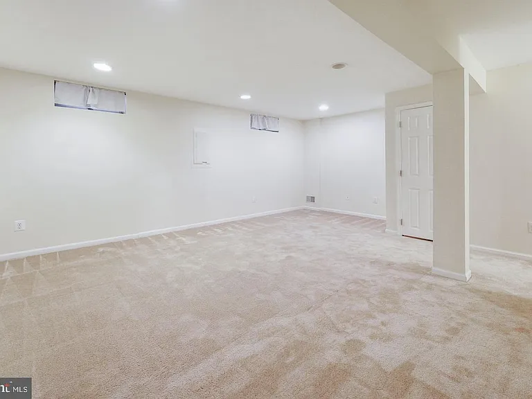 3433 Belleplain Ct — Photo 23
