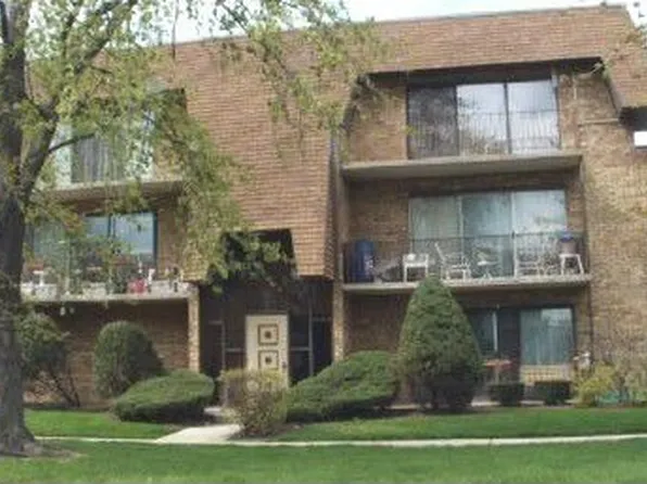 7006 99th St APT 301, Chicago Ridge, IL 60415