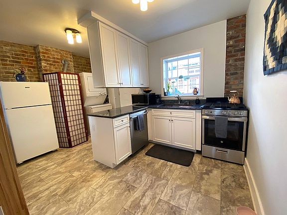 A welcoming open kitchen