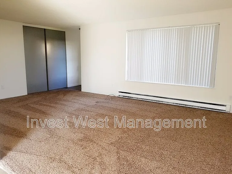 305 NE 104th Ave — Photo 30