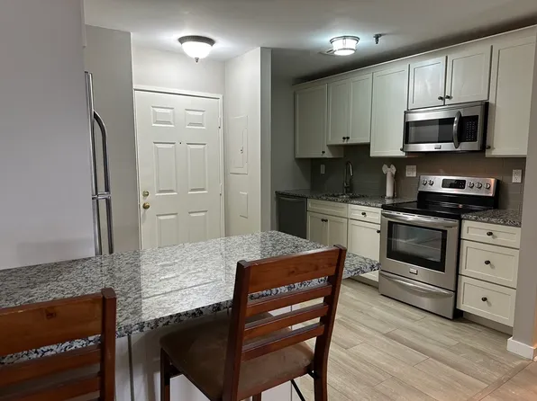 90 Quincy Shore Dr APT 311, Quincy, MA 02171