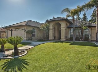 707 Spirit Lake Dr, Bakersfield, CA 93312