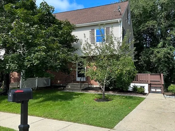 12 Dell Ann Cir #B, Milford, MA 01757