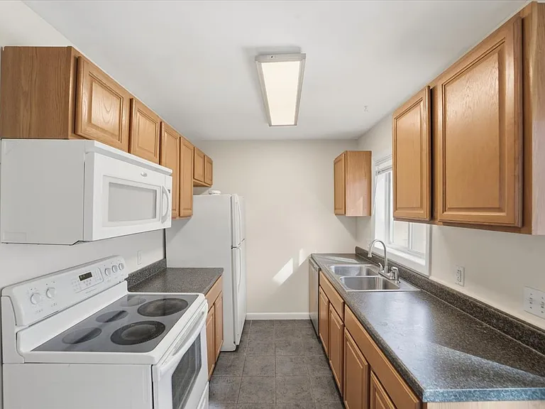 G3 Grandview Dr #G3 — Photo 3