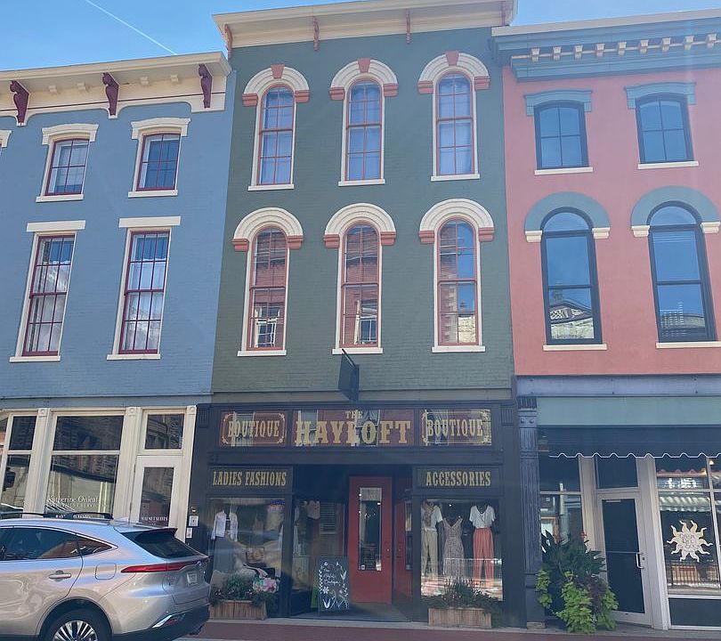 1st image of 200 S Walnut St #2A