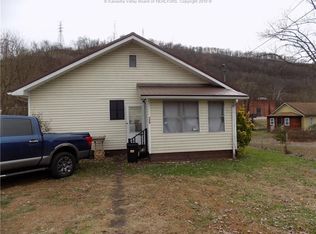 112 Hastings St, Cabin Creek, WV 25035