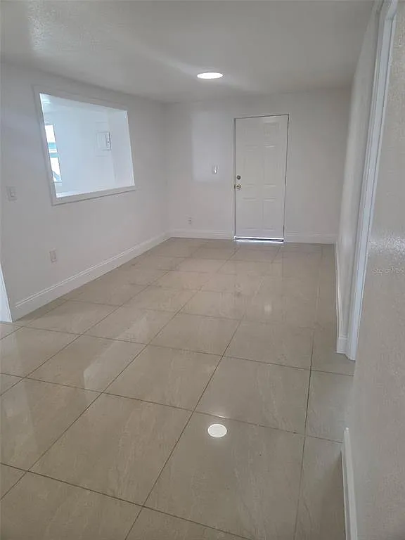 1 bed, 1.0 bath, 700 sqft, $1,300 — Photo 3