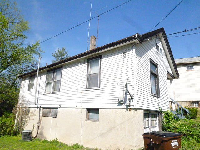 2nd image of 37 River Rd