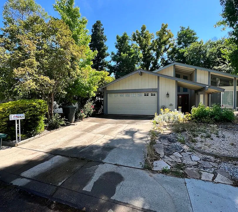 2721 Adriatic Way
