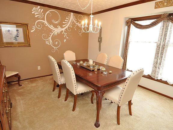 4th image of 7025 Tralee Dr
