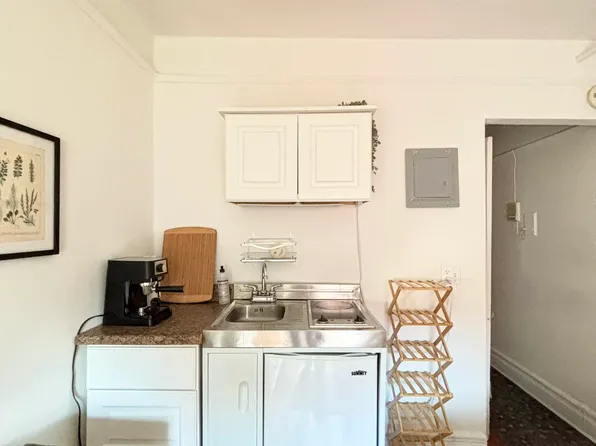 7 Montague Terrace image 5 of 10