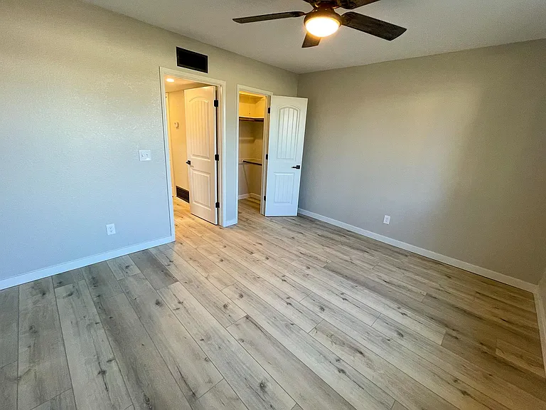 4506 Buena Loma Way #B — Photo 9