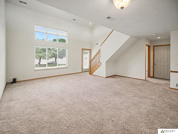 4th image of 7631 Maple Village Dr