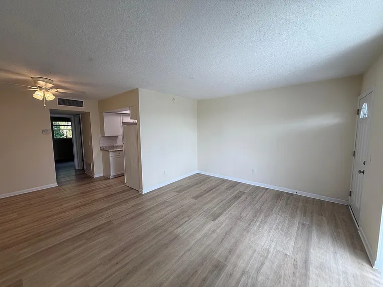 616 S Betty Ln #5 — Photo 4