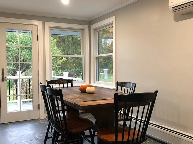 991 Washington Rd — Photo 6