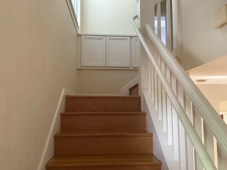 204 Roosevelt Ter — Photo 21